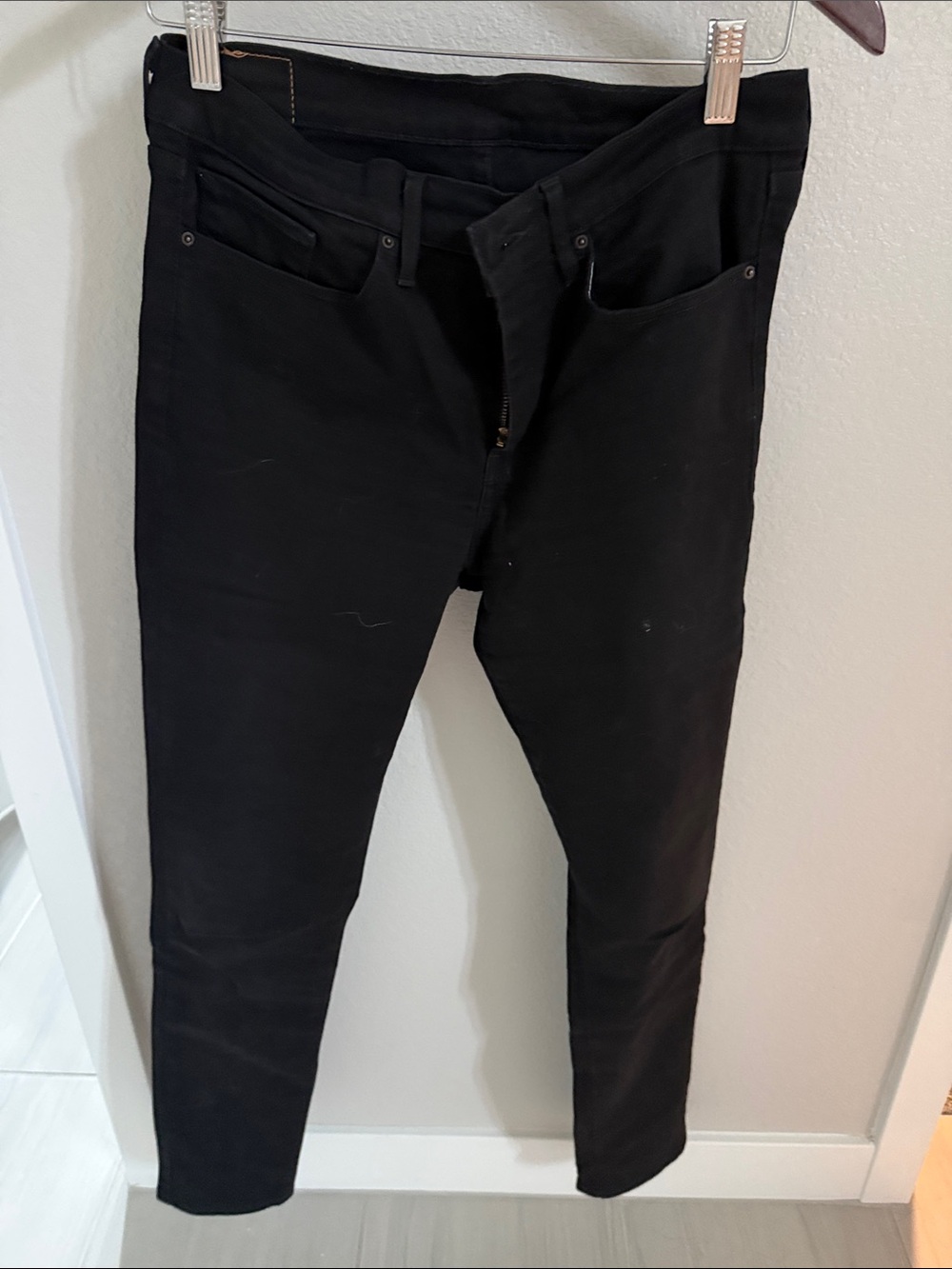 Levi's Women's Black Skinny Jeans - Slim Fit